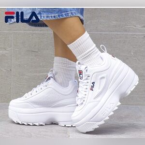 Fila Disruptor II Premium Wedge sneakers. Chunky sole. White w/ blue & red. 8.5